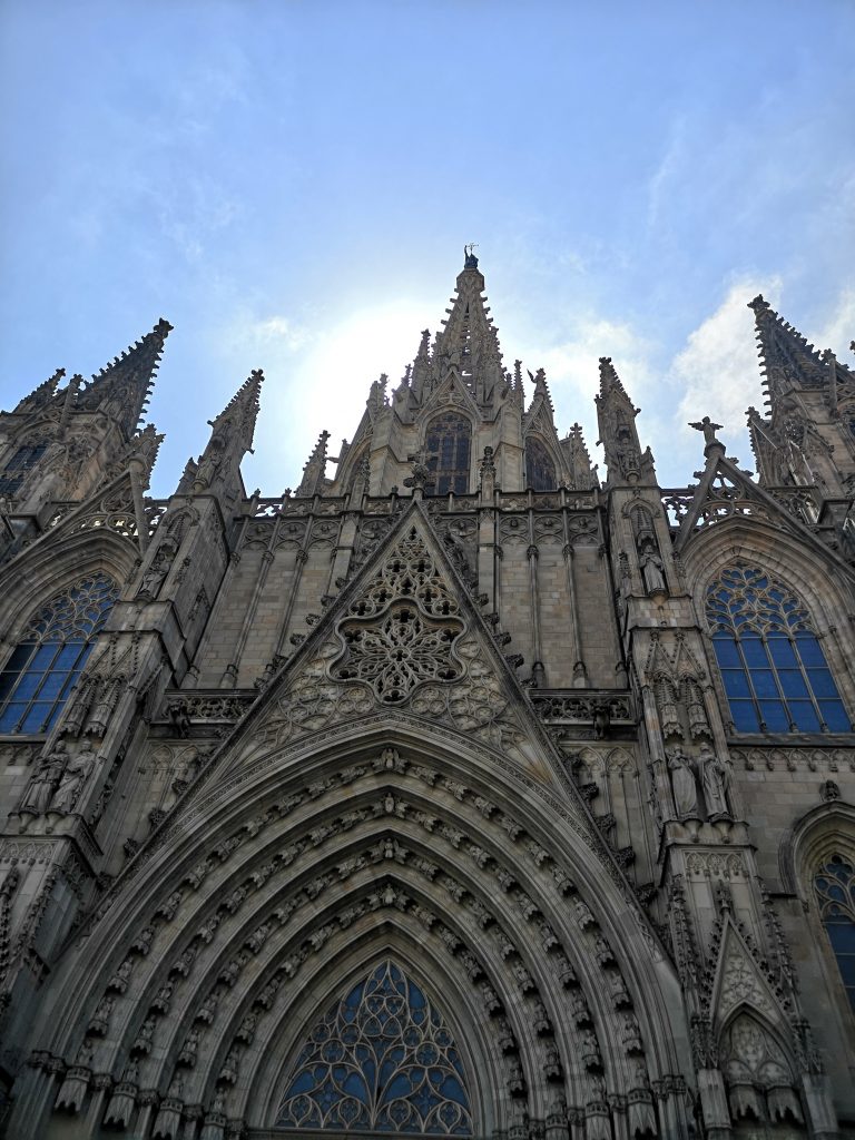 not-just-a-tit-lifestyle-blog-city-break-barcelona-cathedral-entrance