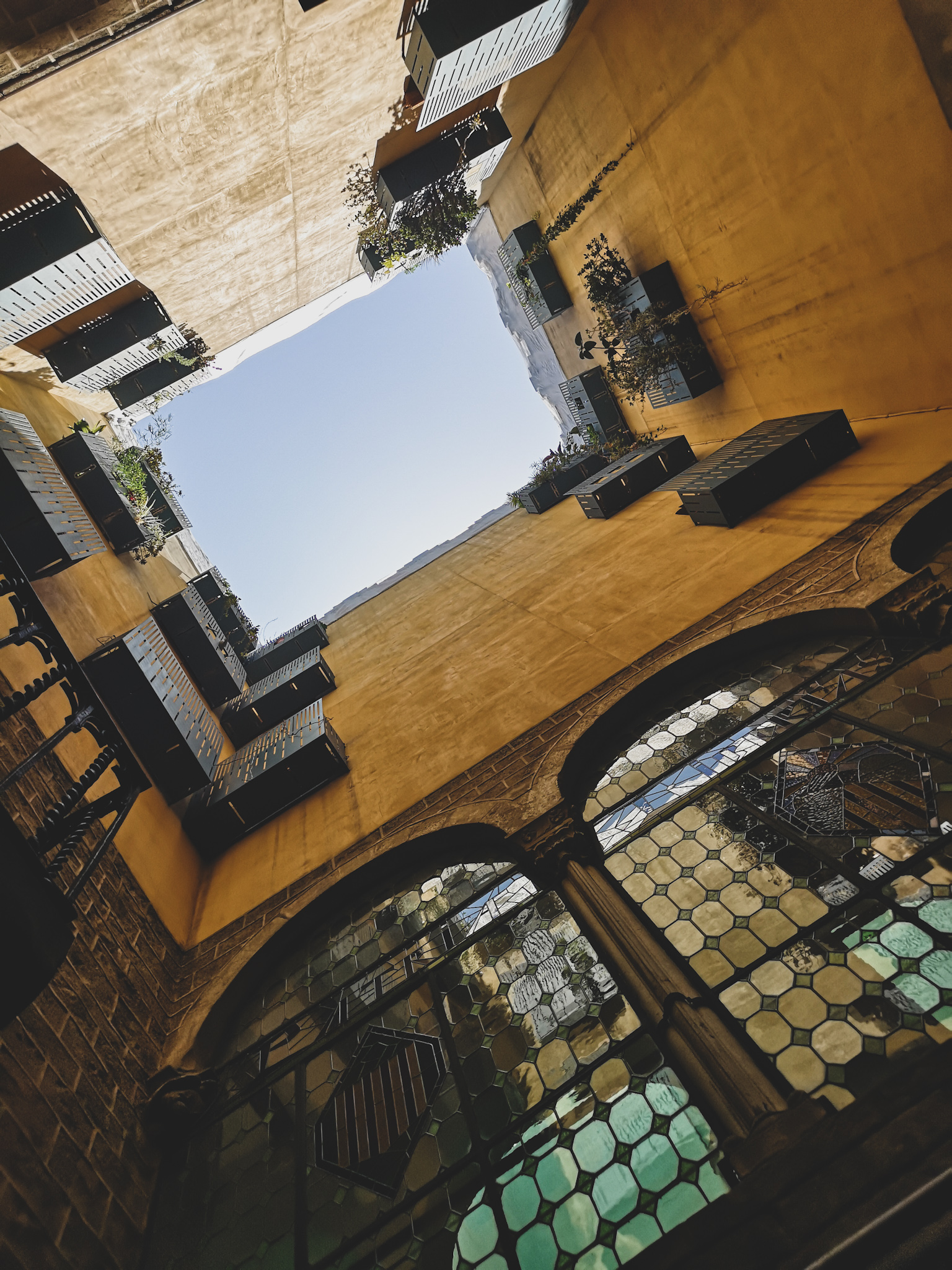 not-just-a-tit-lifestyle-blog-city-break-barcelona-yellow-architecture-courtyard